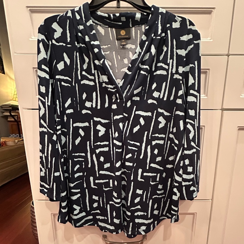JM COLLECTION Printed V NeckTop Navy Intrepid Blue 3/4 Sleeves XL Petite NWT